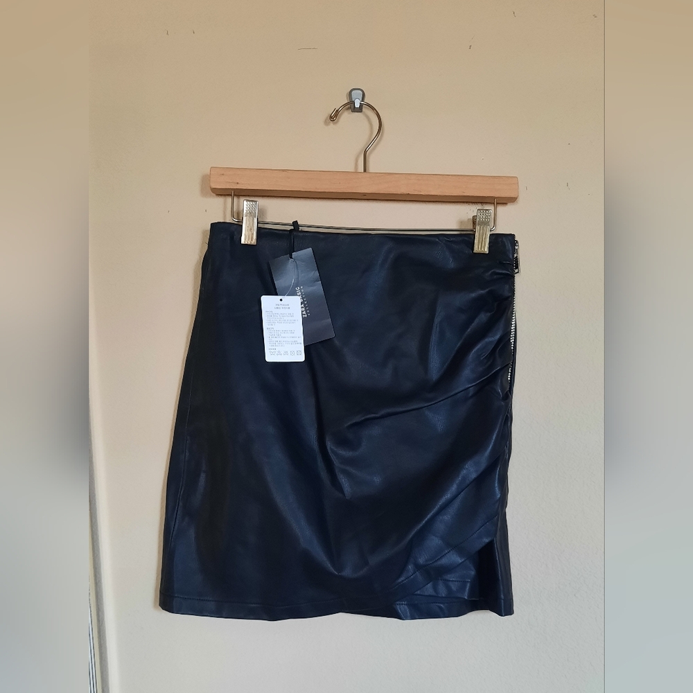 Zara Black Faux Leather Mini Skirt Basics Essentials Ruched Draped Side